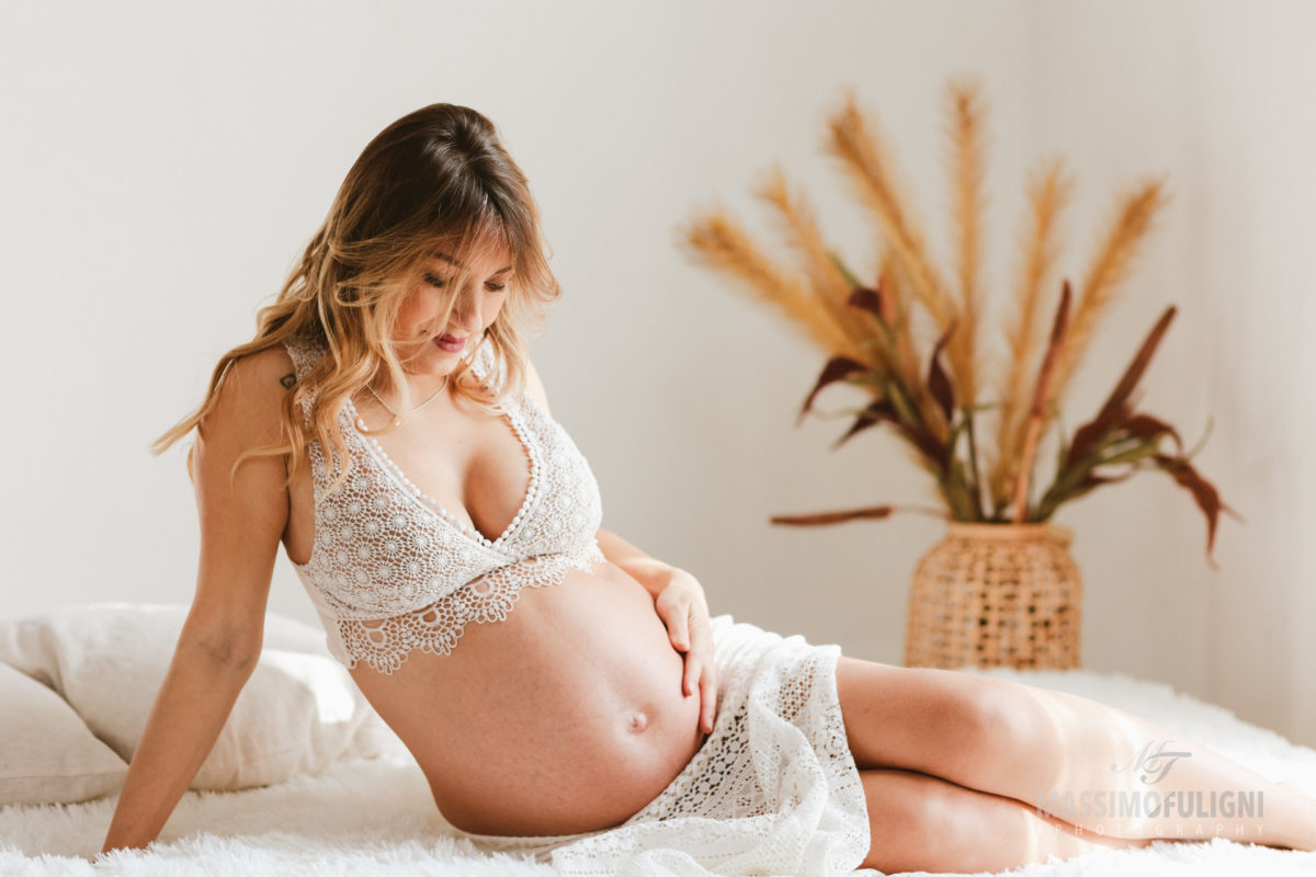 foto maternity in studio a bologna